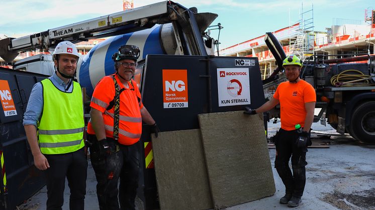 Veidekke gjenvinner ROCKWOOL isolasjon i egne containere på Ulven i Oslo.