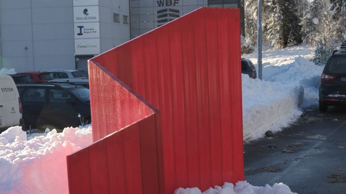 Bullerskydd med konstnärlig udd av SIMKA till Mölnlycke