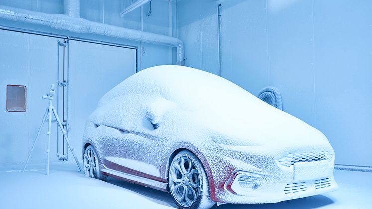 Ford visar nu upp sin nya väderfabrik som kan simulera många olika väderförhållanden.