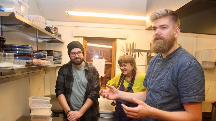 Freddy Holmgren coachar företagarna Nick Kleinherenbrink och Lisa Jonsson.