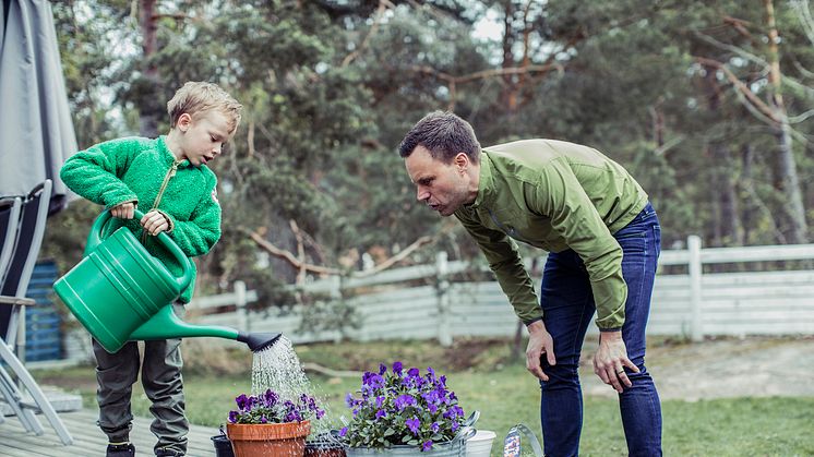 Vattna smart med vattenkanna 