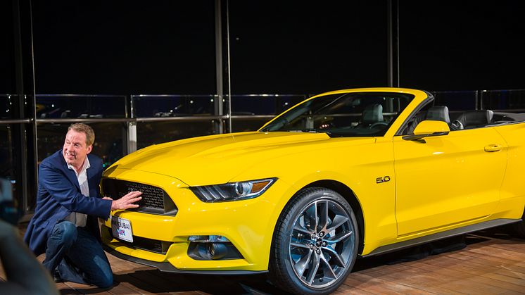 Ford viste muskler ved å plassere Mustang  på toppen av verdens høyeste bygning Burj Khalifa i Dubai