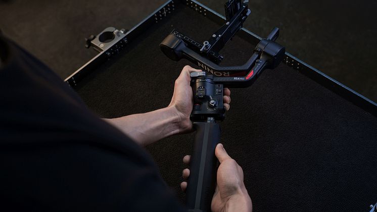 RS 4 Pro High-Capacity Battery Grip