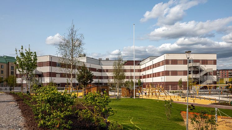 Kreativ puls från morgon till kväll när skola och fritid delar hus i Vega