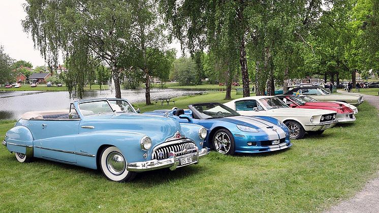 Motorhistoriska dagen firades traditionsenligt på nationaldagen den 6 juni. Årets vinnare av arrangörstävlingen Kultur på väg finns i Emmaboda. I bakgrunden ER-sjön.