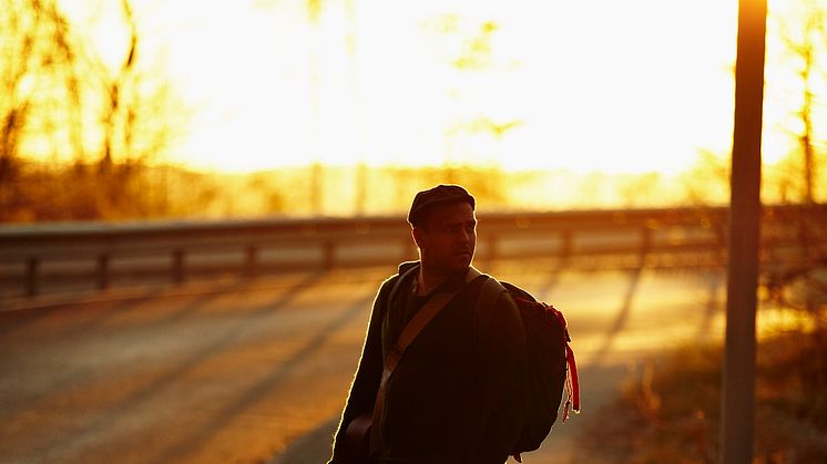 WARNER MUSIC SWEDEN delar ut Guld-Vandringstav till Stiko Per Larsson för 500 km till fots under 20 dagar. 
