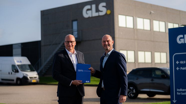 Fra venstre ses Managing Director i GLS Denmark, Steen Kristensen og CEO i Gråkjær, Henrik Skaarup.