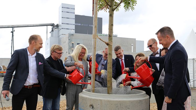 Jonas Holmberg, Kent Hedberg, Ewa Bideberg, Pelle Höög, Ulf Olsson, Jennie Nilsson, Ulrik Nilsson, Eva Theen-Johansson och Anders Ygeman. 