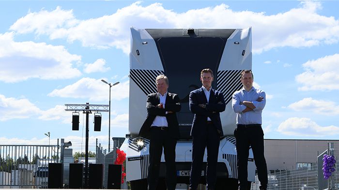 Världspremiären skedde den 15 maj där Robert Falck, grundare och vd för Einride, DB Schenkers vd Jochen Thewes och Mats Grundius, vd för DB Schenker Cluster Sweden, Denmark, Iceland var värdar för evenemanget som lockade mycket press.