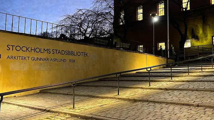 Belysning i åsnetrappan vid Stockholms stadsbibliotek