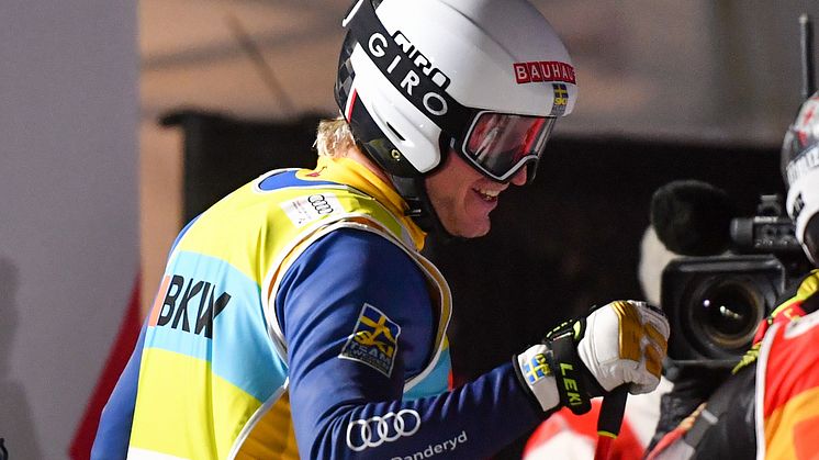 Giro är ny samarbetspartner till skicrosslandslaget och när Viktor Andersson vann Arosa använde han företagets produkter. Foto: Bildbyrån