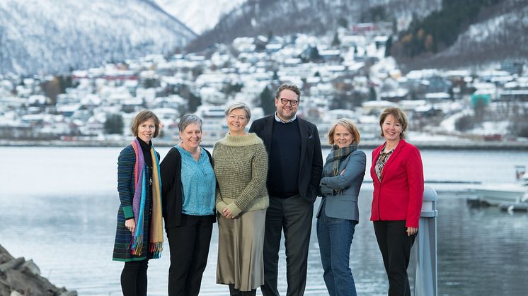 Fra høyre: Merete Kristiansen (Akvaplan-niva), Åse Åtland (NIVA), Marianne Frantzen (Akvaplan-niva), Pål Molander (NIVA), Gunn Berit Olsson (Nofima) og Bente Torstensen (Nofima). (Foto: er Lars Åke Andersen/Nofima).