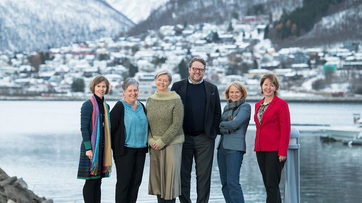 Fra høyre: Merete Kristiansen (Akvaplan-niva), Åse Åtland (NIVA), Marianne Frantzen (Akvaplan-niva), Pål Molander (NIVA), Gunn Berit Olsson (Nofima) og Bente Torstensen (Nofima). (Foto: er Lars Åke Andersen/Nofima).