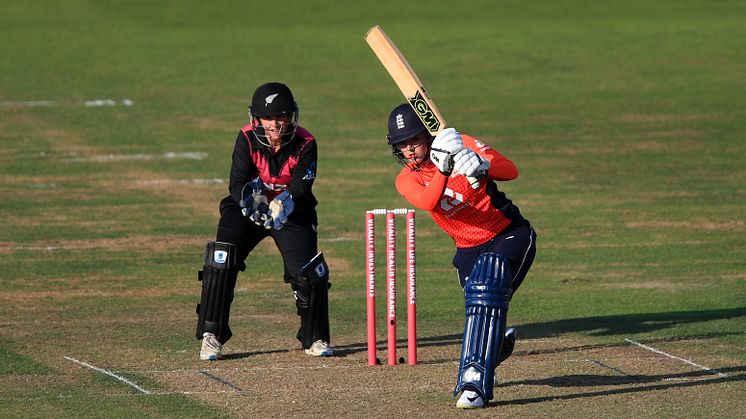 Sarah Taylor drives against New Zealand this summer. Photo: Getty Images