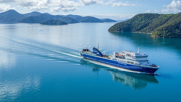 Färjeoperatören Bluebridge i Nya Zeeland har skrivit ett avtal med svenska programvaruföretaget Hogia Ferry Systems.