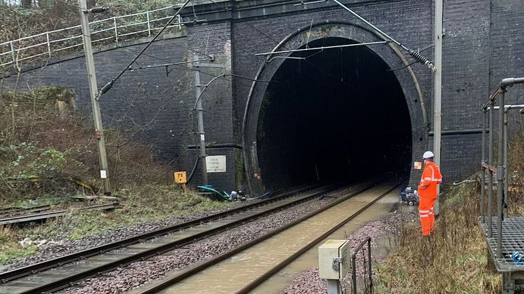 London Northwestern Railway passengers urged to plan ahead during Northamptonshire tunnel repairs 