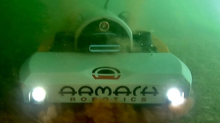 Armach Robotics HSR (Hull Service Robot) on a ship’s hull.