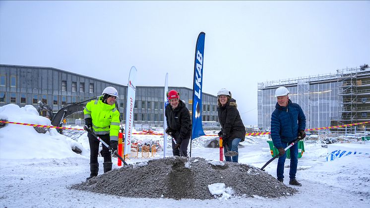 Från vänster: Ida Snäll (Lindbäcks), Mikael Westerlund (LKAB), Johanna Frelin (Riksbyggen) och Mats Taaveniku (Kiruna kommun).