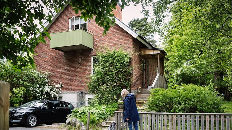 Under 2020 har snittpriserna för villor ökat nästan två gånger så snabbt jämfört med bostadsrätter.