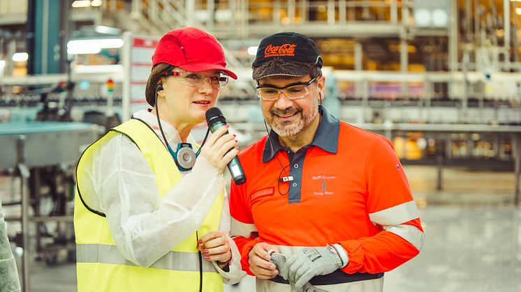 Foto: Jonas Forsberg.  EU- och handelsminister Ann Linde besöker Coca-Cola European Partners i Jordbro