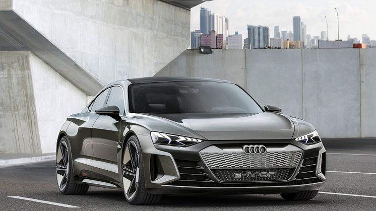 Audi e-tron GT concept (kinetic dust) forfra