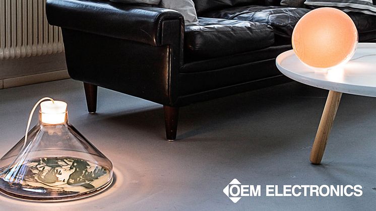 Jan Klingler använder silikon från OEM Electronics och bakterieodlingar för att tillverka unika lampor