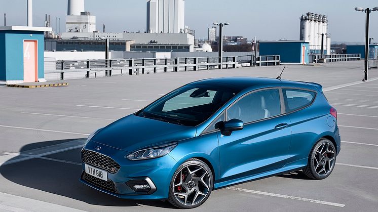 Nový Ford Fiesta ST poháněný zcela novým tříválcem 1.5 EcoBoost o výkonu 147 kW (200 k)