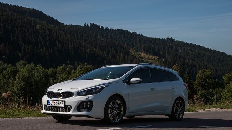 For bare 3.195,- kr. om måneden kan du privatlease en KIA cee'd SW GT-Line Limited