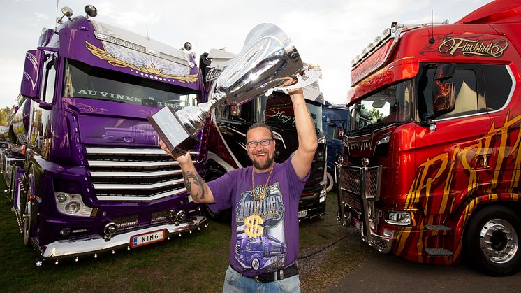 Mika Auvinen från Helsingfors i Finland fick i helgen lyfta segerpokalen i Nordic Trophy för åttonde gången. Därmed är han störst genom tiderna i den prestigefyllda tävlingen för snygga lastbilar.