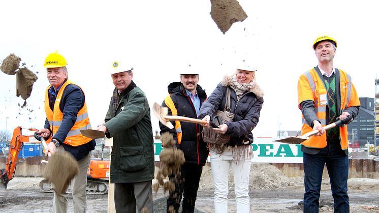 Första spadtaget till HSB brf Gråsejen!