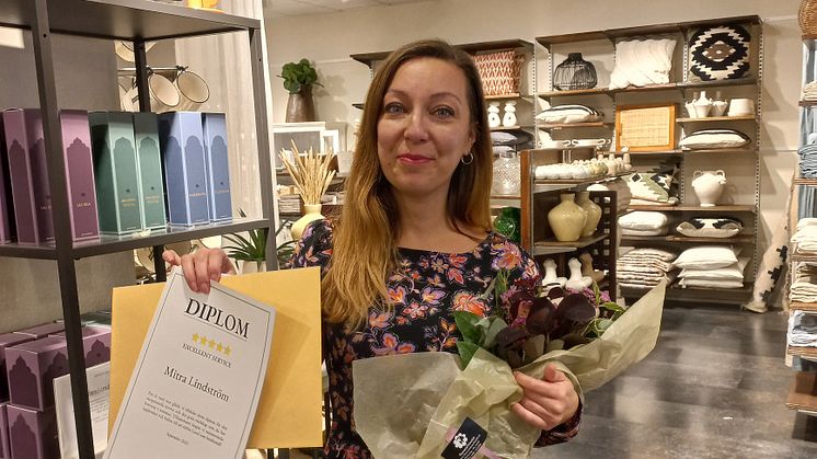 – Att leverera service med hjärta och själ har alltid varit min passion. Det ger så mycket glädje tillbaka till mig själv också, säger Mitra Lindström, Indiska, som är en av vinnarna i Visit Lunds pintävling.