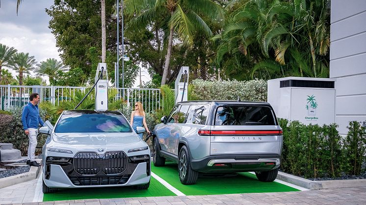 ADS-TEC Energy übergibt in Miami erste ultraschnelle Ladelösung für Elektrofahr-zeuge an Luxus-Wohnkomplex Marina Palms