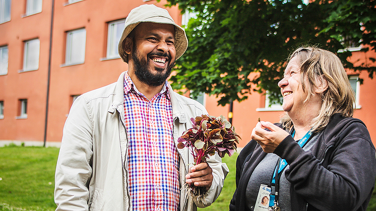 Precis som Riitta trivs Shahid med att bo på Visättravägen. Foto: Felicia Andreasson