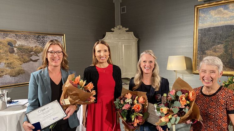 Sara Banegas till vänster tillsammans med Läkarförbundets ordförande Heidi Stensmyren samt Maria Zetterlund Gustafsson och Jill Taube. Foto Camilla Östergren.