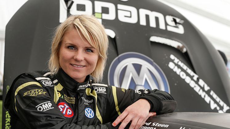 Tuff RallyX-debut för Ramona Karlsson