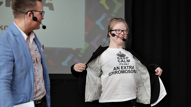 Amanda Malmberg var konferencier för Rocka sockorna-festivalen i Göteborg i mars 2018 Foto: Lars Dareberg