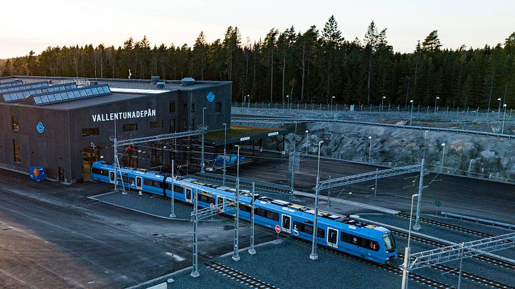 98,9 procent punktlighet första helgen då Transdev började köra Roslagsbanan 