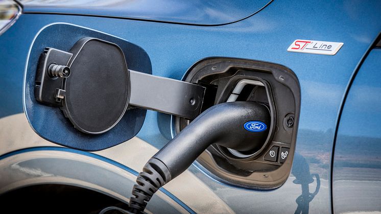 Kuga_ST-Line_X_Plug-In_Hybrid_059