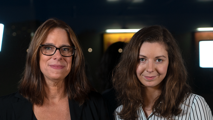 Ylva Lindgren och Emelie Rosén. Foto: Pontus Englund.