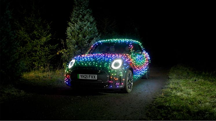 "Driving Home for Christmas" med Chris Rea og MINI
