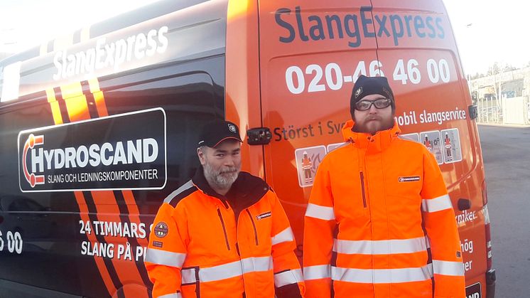 Hydroscands servicetekniker Dennis Ekberg (till vänster) och Henrik Myrberg (till höger).