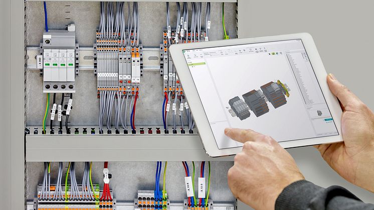 Engineering software for control cabinet building