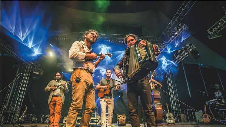 Söndörgő – tre bröder och en kusin bjuder på ungersk folkmusik av världsklass!