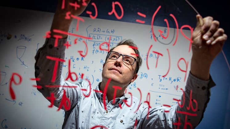 David Sumpter, professor i tillämpad matematik vid Uppsala universitet och årets Disapristagare.