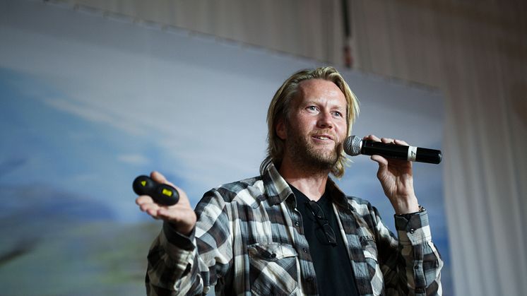 Erik Nissen Johansen pratar på Konfex i Göteborg