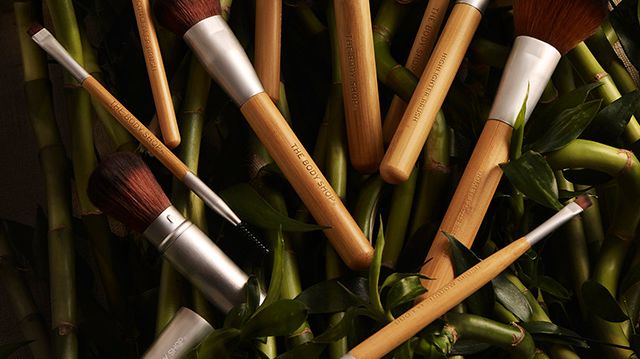 Mød de nye, bæredygtige Bamboo makeupbørster fra The Body Shop