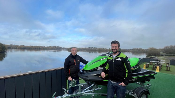 boats.co.uk - Tony Pullen, Kingsbury Jet Bike, with Tom Pringle, Kawasaki Watercraft UK Sales Manager (2)