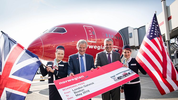 Norwegian CEO Bjørn Kjos and Gatwick Airport Chief Executive Stewart Wingate announce new London to Boston route