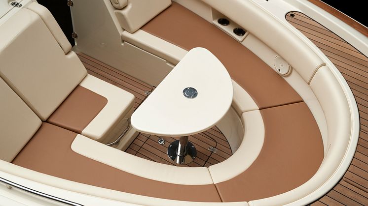 high res image - Chris-Craft Balearics - bow table 
