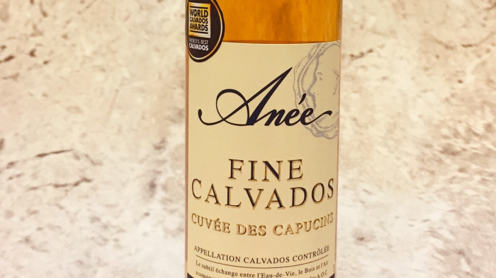 Nytt utseende på "folkets calvados", Anée fine Calvados des Capucins, ute i butik nu. 